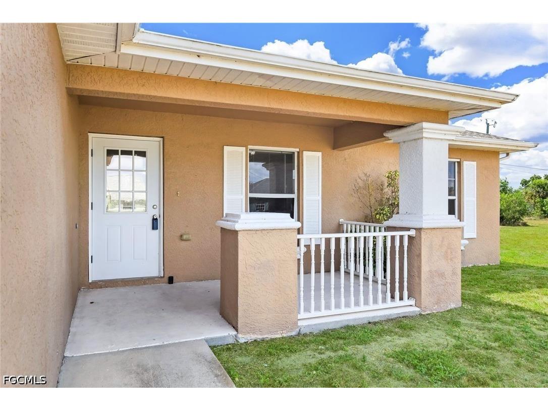 2010 NE 13th Place Cape Coral FL 33909 2026020396 image4