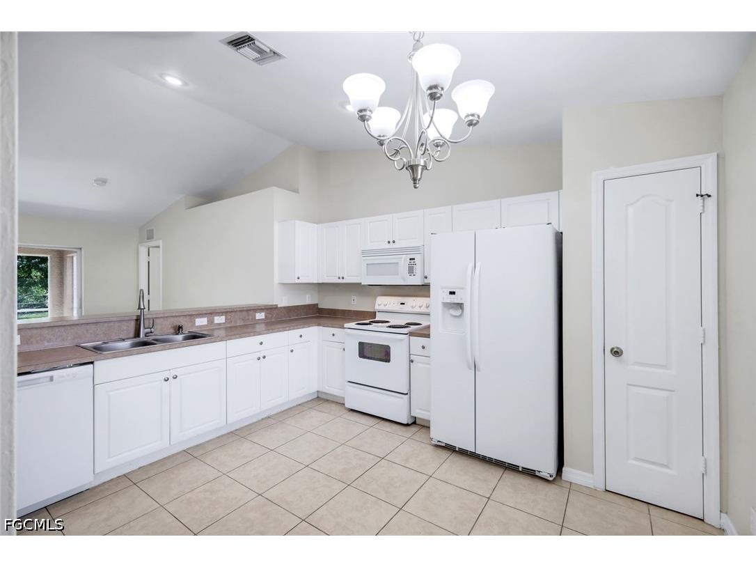 2010 NE 13th Place Cape Coral FL 33909 2026020396 image8