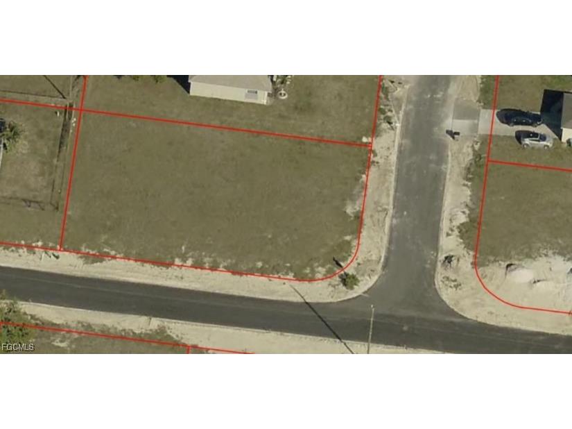 2010 NE 9th Place Cape Coral FL 33909 2025003689 image1