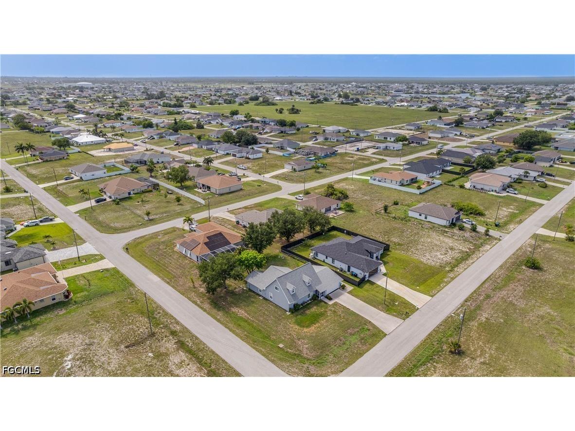2010 NW 2nd Place Cape Coral FL 33993 2026024556 image32
