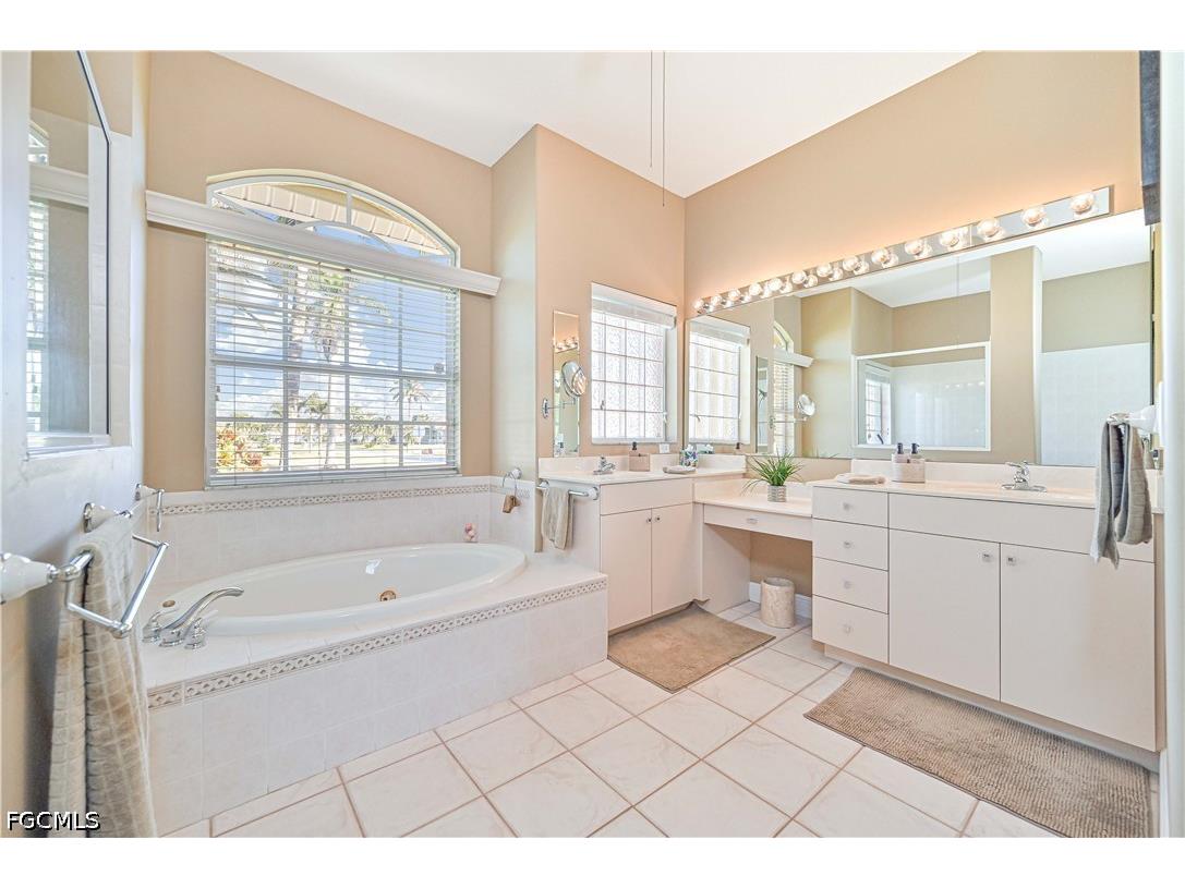 2010 SE 18th Avenue Cape Coral FL 33990 2026019608 image32
