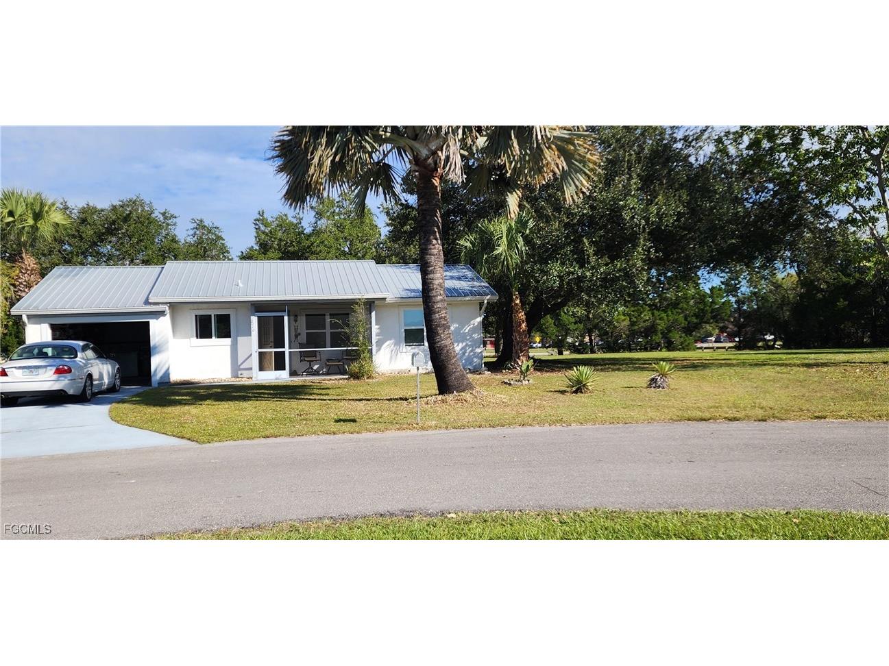 2010 Steamboat Circle Labelle FL 33935 2025014625 image2