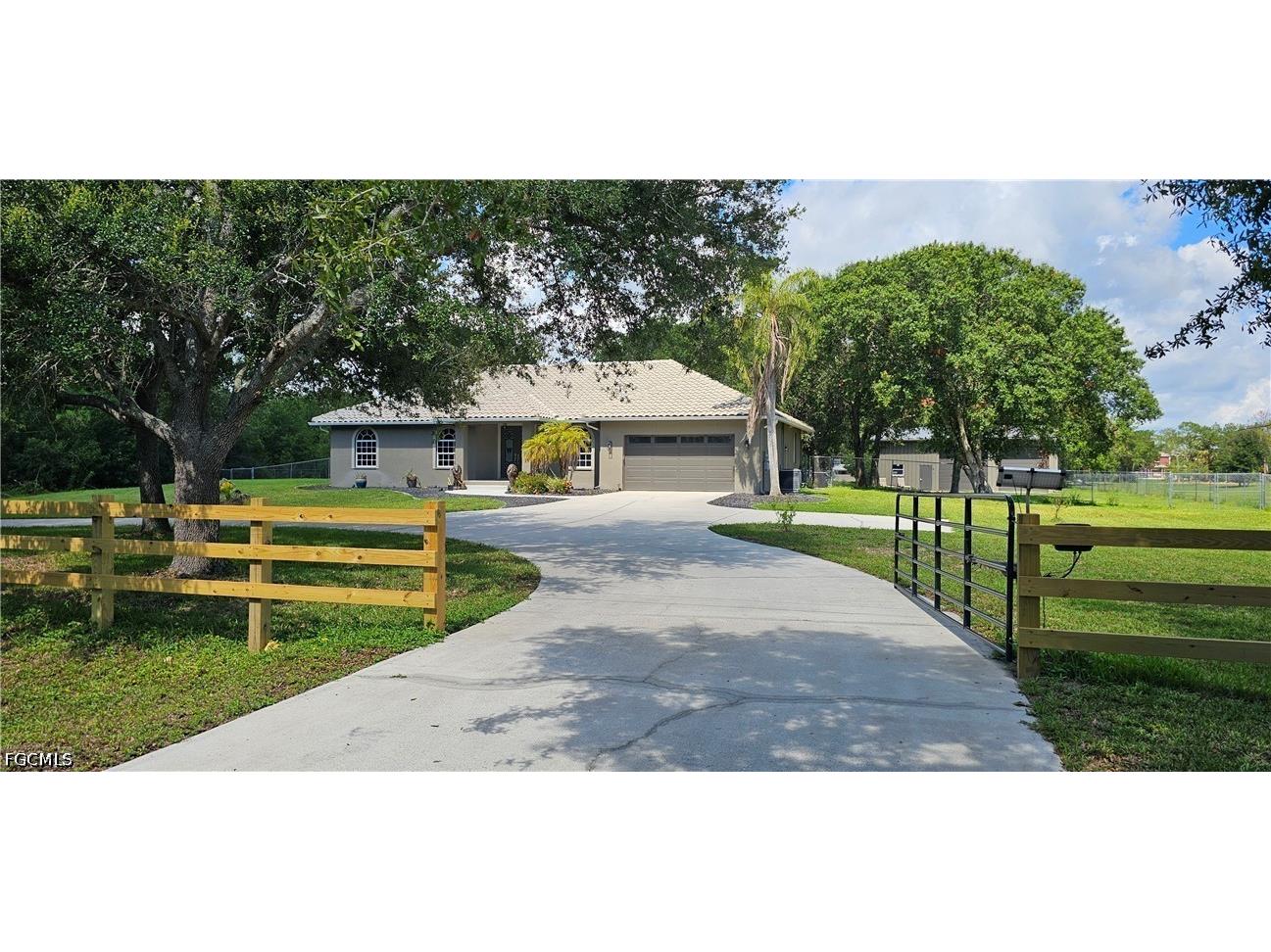 20101 Huffmaster Road North Fort Myers FL 33917 2026028676 image1