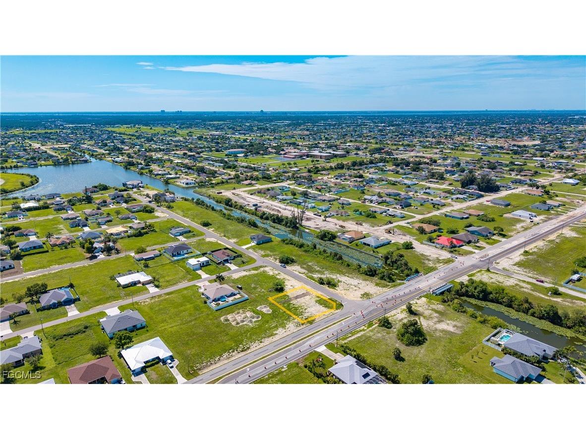 2011 Andalusia Boulevard Cape Coral FL 33909 2025006321 image1