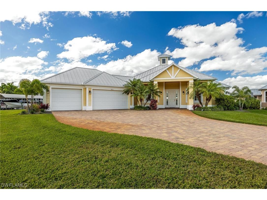 2011 Aruba Avenue Fort Myers FL 33905 223074617 image1