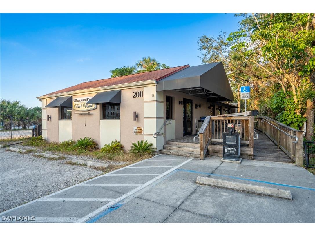 2011 Bayside Parkway Fort Myers FL 33901 223011033 image1