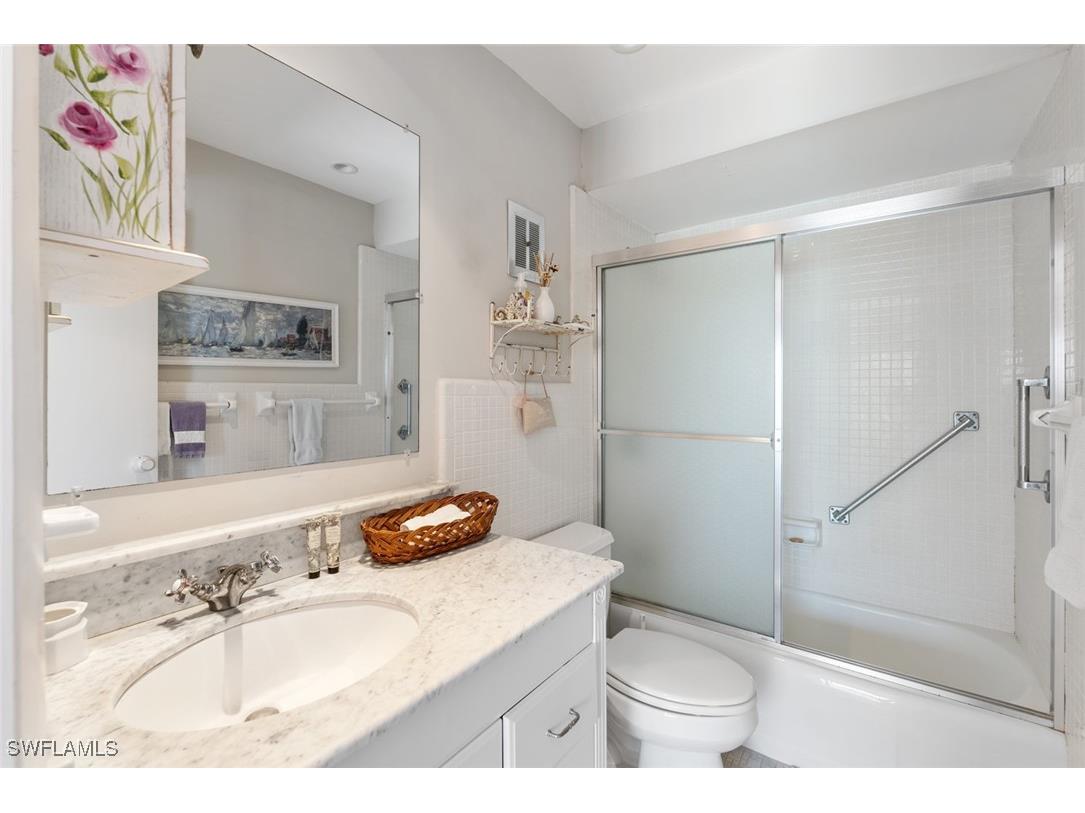 2011 Gulf Shore Boulevard N #45 Naples FL 34102 225060081 image11