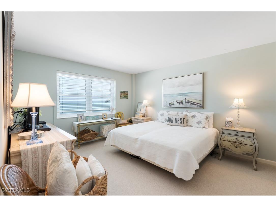 2011 Gulf Shore Boulevard N #45 Naples FL 34102 225060081 image12