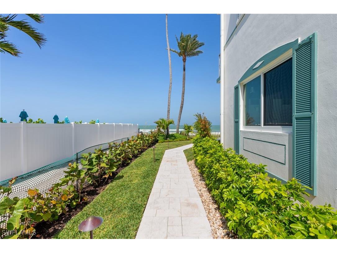 2011 Gulf Shore Boulevard N #45 Naples FL 34102 225060081 image15