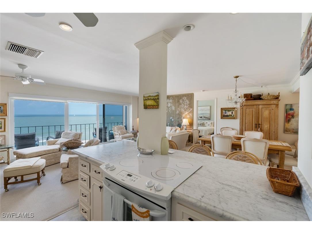2011 Gulf Shore Boulevard N #45 Naples FL 34102 225060081 image6