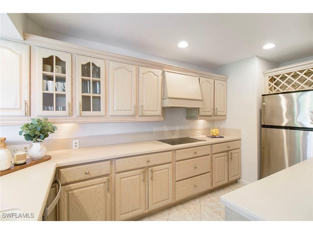 2011 Gulf Shore Boulevard N #56 Naples FL 34102 225072418 image10
