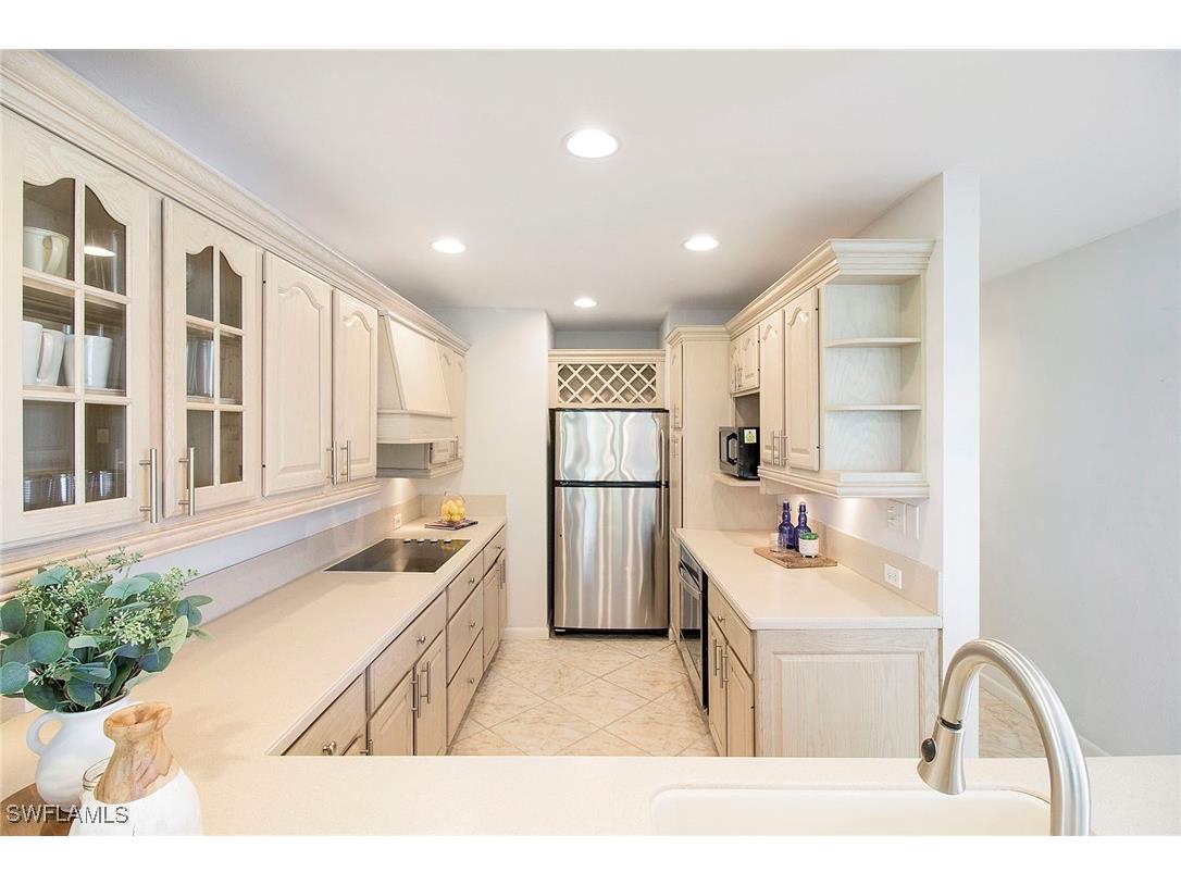 2011 Gulf Shore Boulevard N #56 Naples FL 34102 225072418 image11