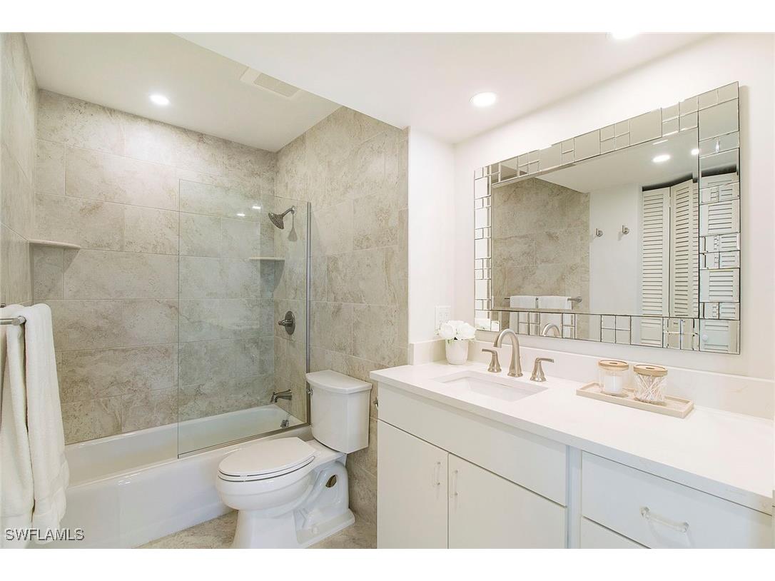 2011 Gulf Shore Boulevard N #56 Naples FL 34102 225072418 image14