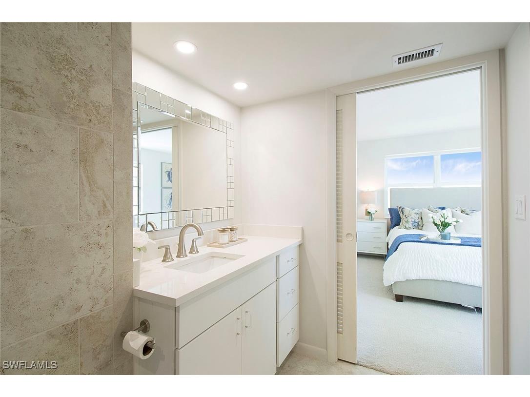 2011 Gulf Shore Boulevard N #56 Naples FL 34102 225072418 image15