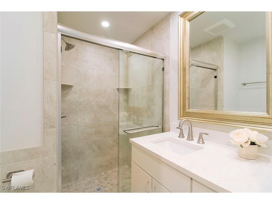 2011 Gulf Shore Boulevard N #56 Naples FL 34102 225072418 image19