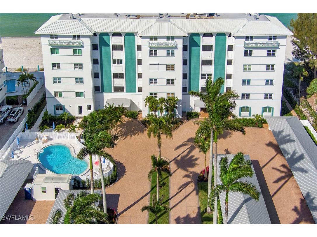 2011 Gulf Shore Boulevard N #56 Naples FL 34102 225072418 image20