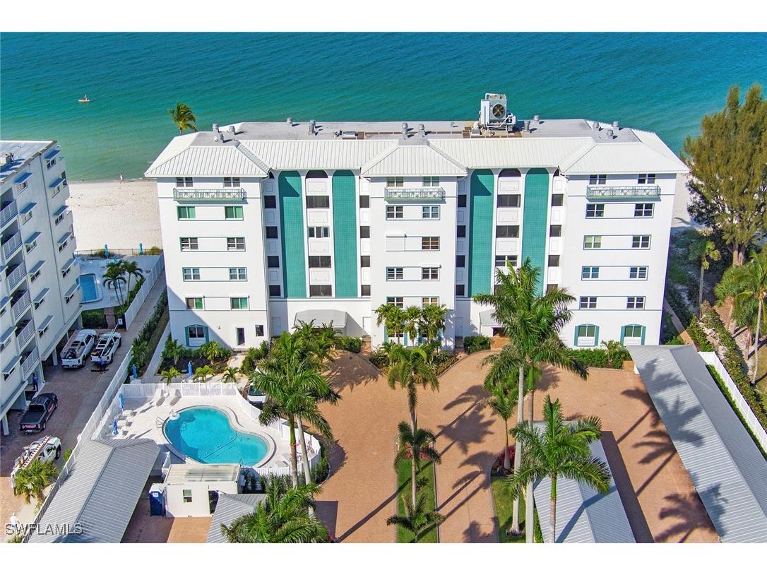 2011 Gulf Shore Boulevard N #56 Naples FL 34102 225072418 image21