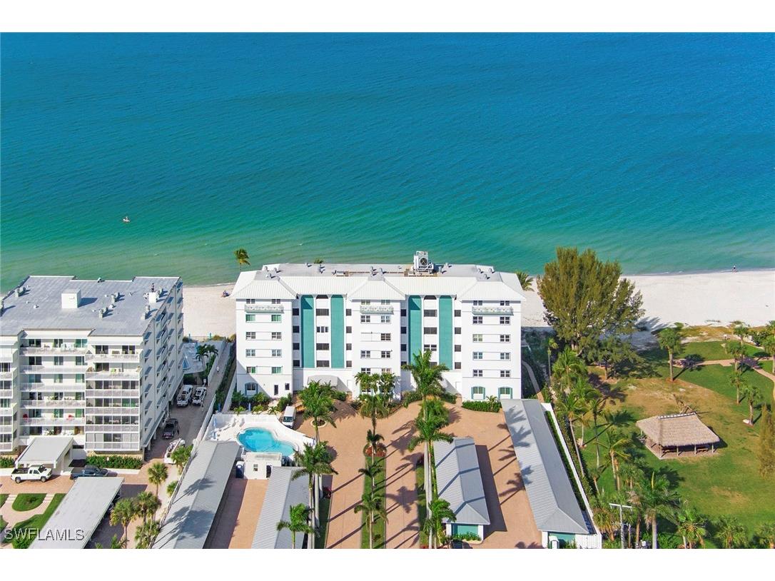 2011 Gulf Shore Boulevard N #56 Naples FL 34102 225072418 image22