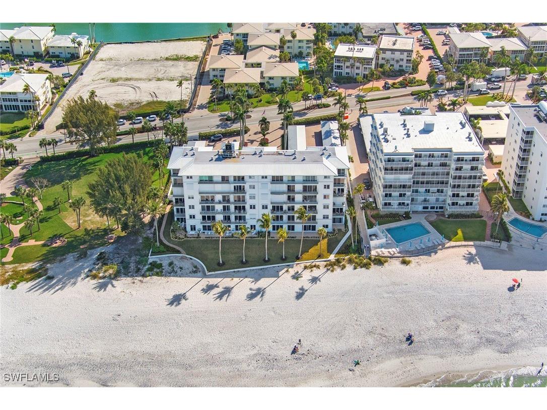 2011 Gulf Shore Boulevard N #56 Naples FL 34102 225072418 image29