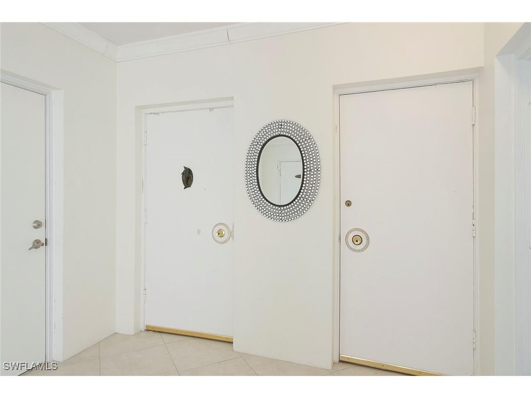 2011 Gulf Shore Boulevard N #56 Naples FL 34102 225072418 image3