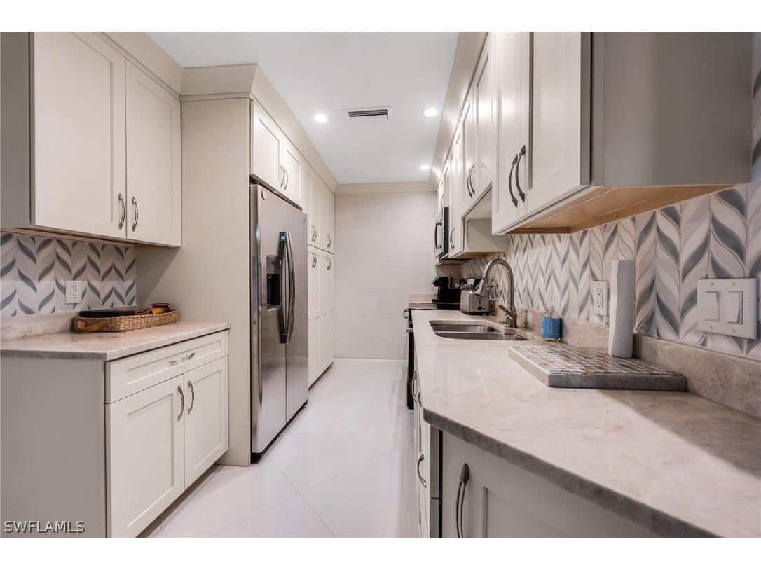 2011 Gulf Shore Boulevard N #6465/66 Naples FL 34102 226010040 image13