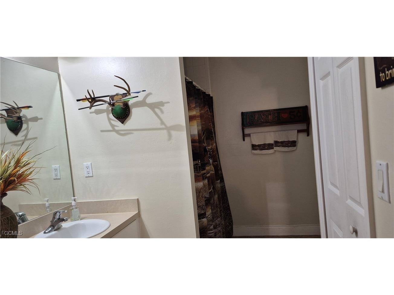 2011 Leroy Avenue Alva FL 33920 2025005126 image14