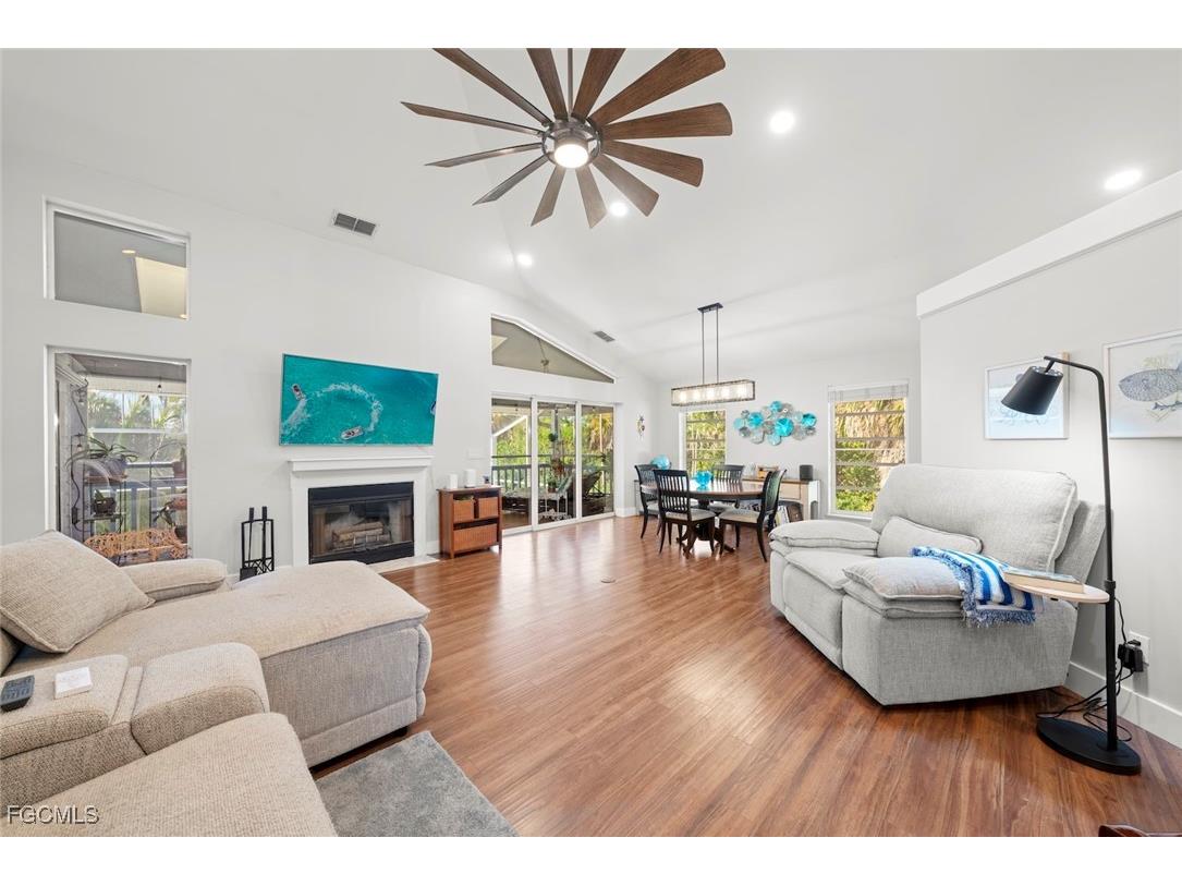 2011 Mitzi Lane Sanibel FL 33957 2025017704 image1