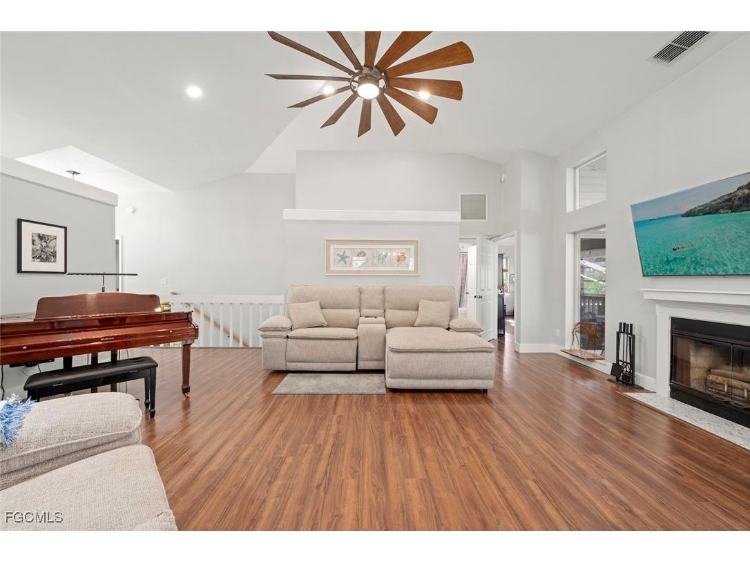 2011 Mitzi Lane Sanibel FL 33957 2025017704 image4