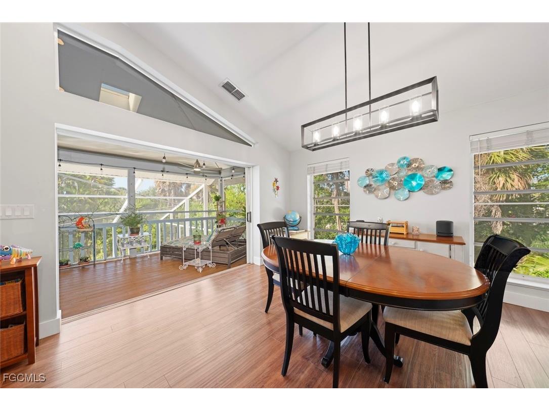 2011 Mitzi Lane Sanibel FL 33957 2025017704 image6