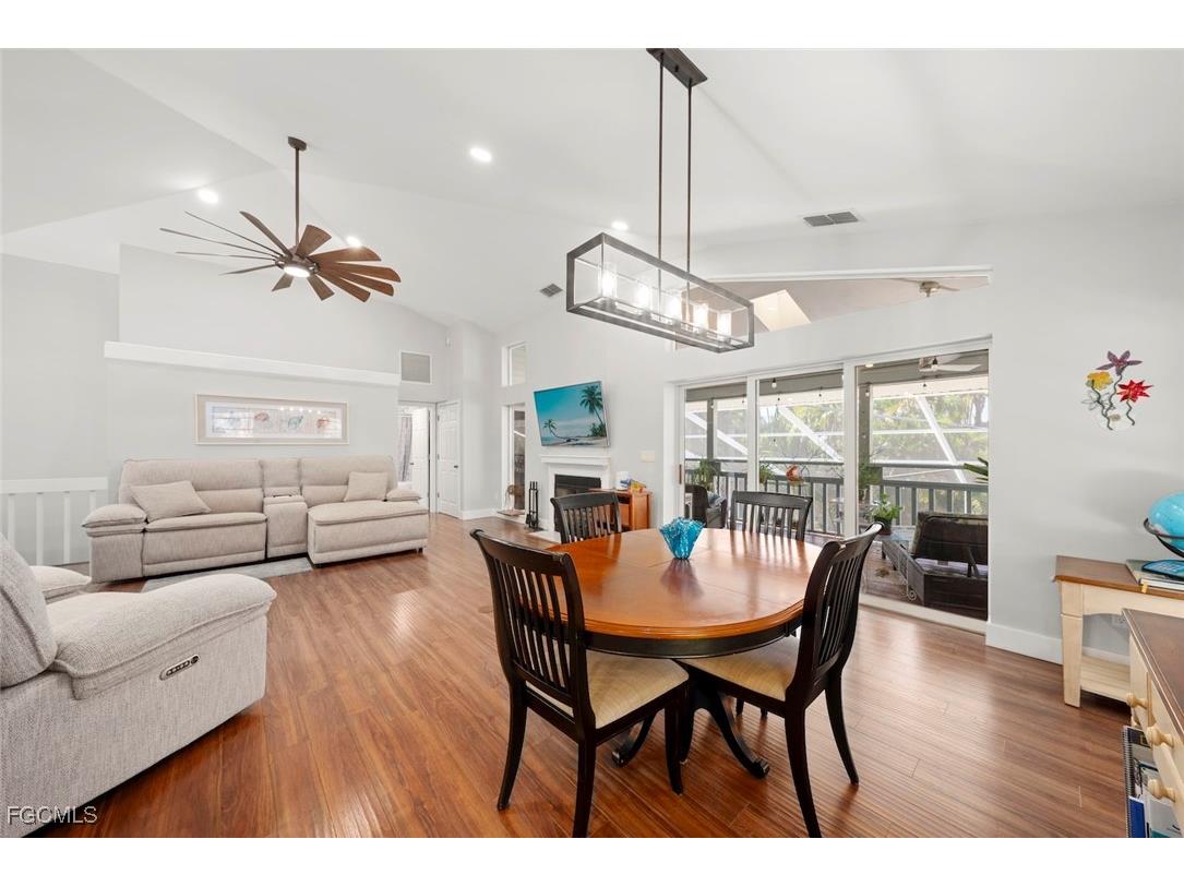 2011 Mitzi Lane Sanibel FL 33957 2025017704 image8