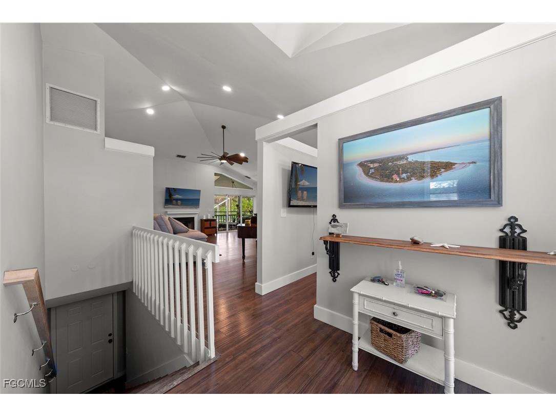 2011 Mitzi Lane Sanibel FL 33957 2025017704 image9