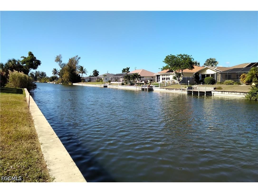 2011 NE 2nd Street Cape Coral FL 33909 2026029393 image2