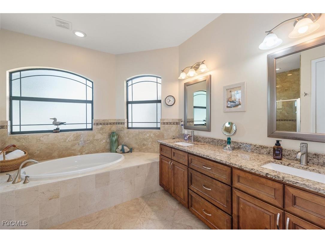 2011 NW 9th Place Cape Coral FL 33993 2025025069 image12