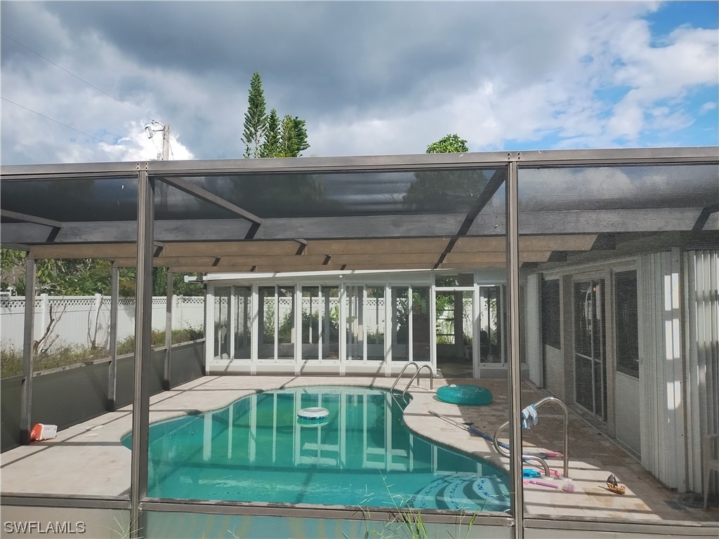 2011 SE 8th Street Cape Coral FL 33990 223072465 image1