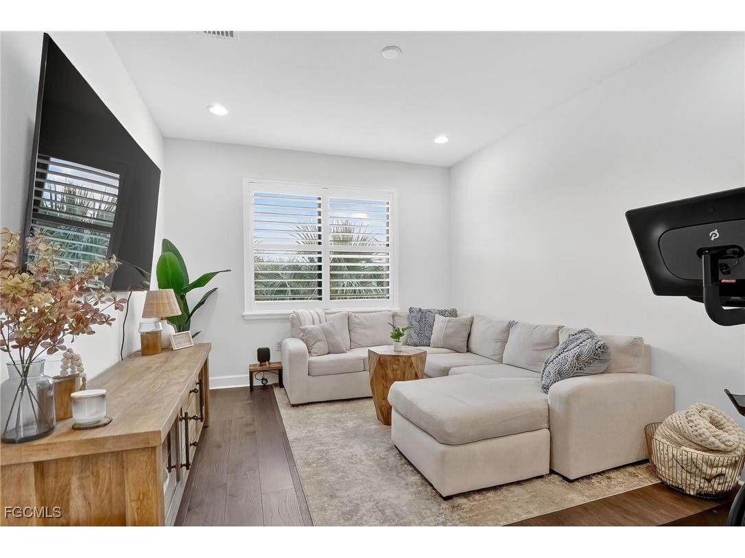 20111 Camellia Crosse Lane Estero FL 33928 2025008059 image25