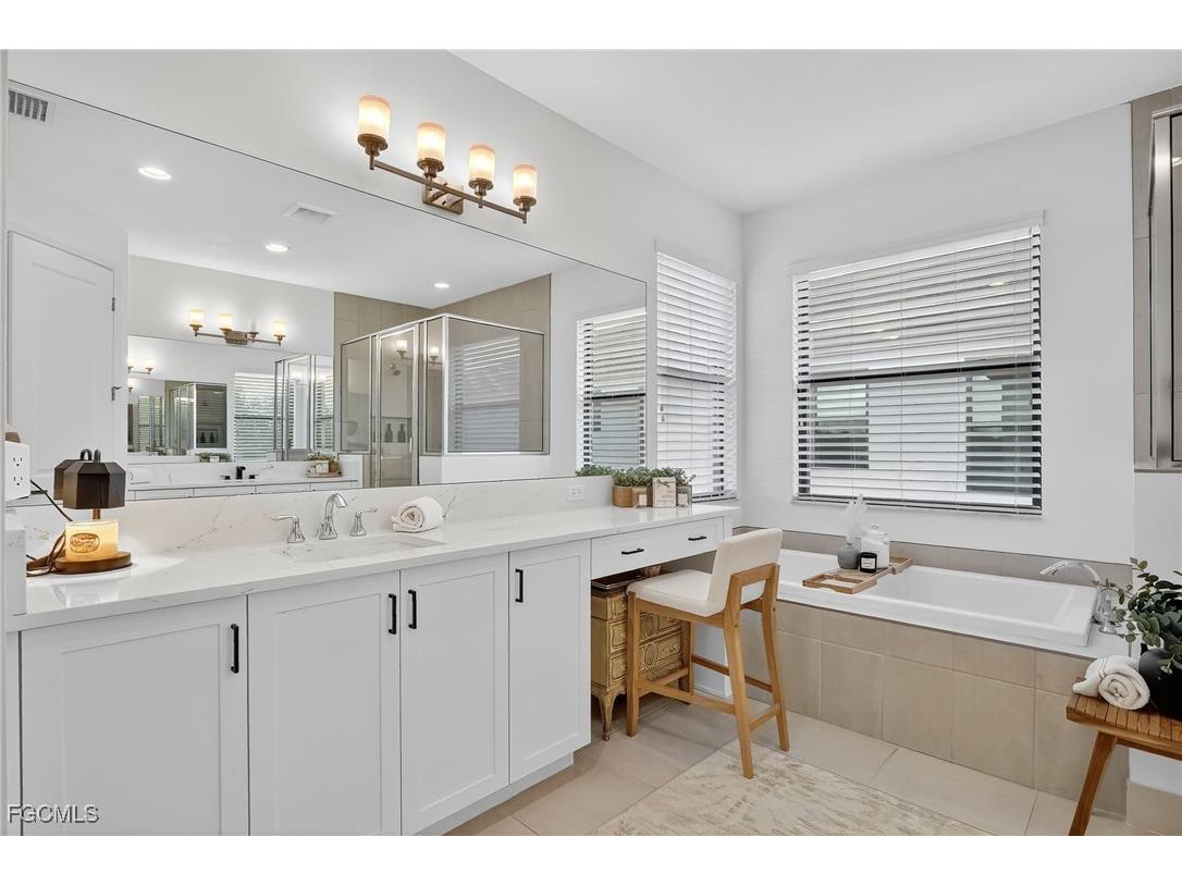 20111 Camellia Crosse Lane Estero FL 33928 2025008059 image32