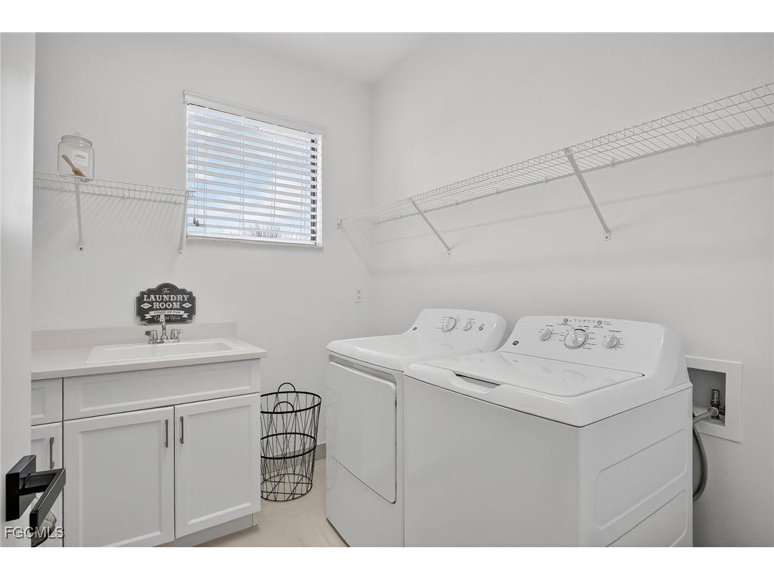 20111 Camellia Crosse Lane Estero FL 33928 2025008059 image33