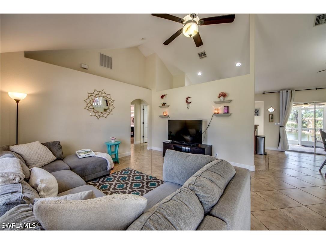 2012 NE 33rd Lane Cape Coral FL 33909 226022790 image9