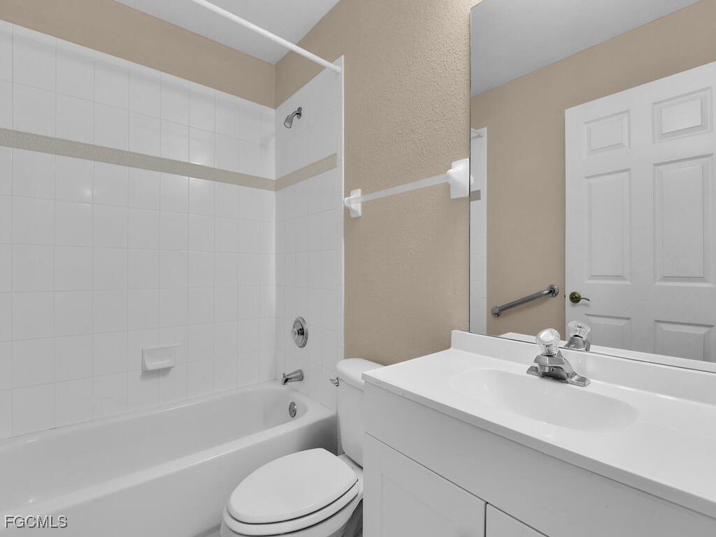 2012 Oxford Ridge Circle Lehigh Acres FL 33973 2025013963 image21