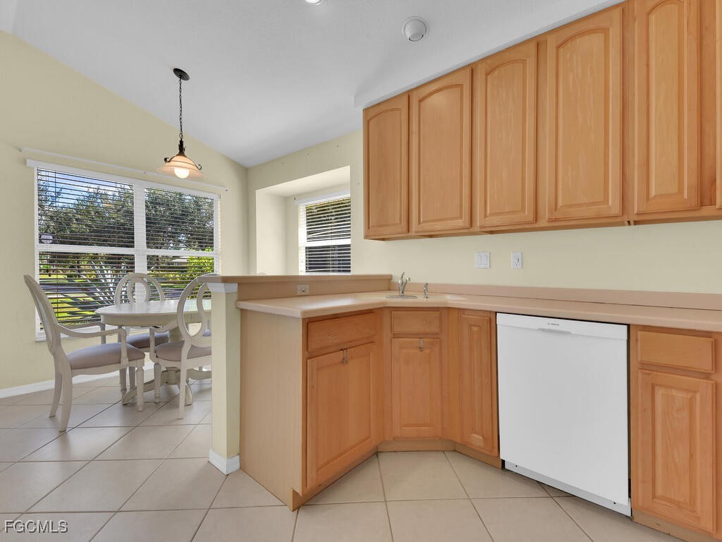 2012 Oxford Ridge Circle Lehigh Acres FL 33973 2025013963 image5