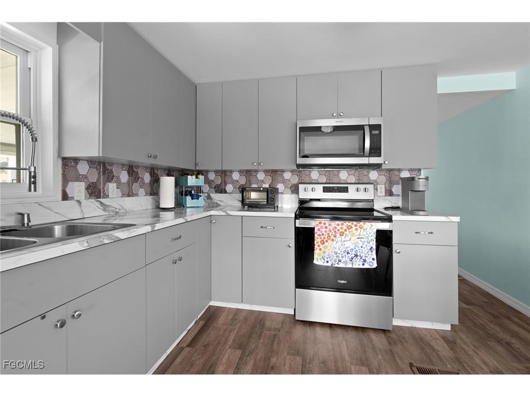 2012 S Olga Drive #25 Fort Myers FL 33905 2025015838 image9