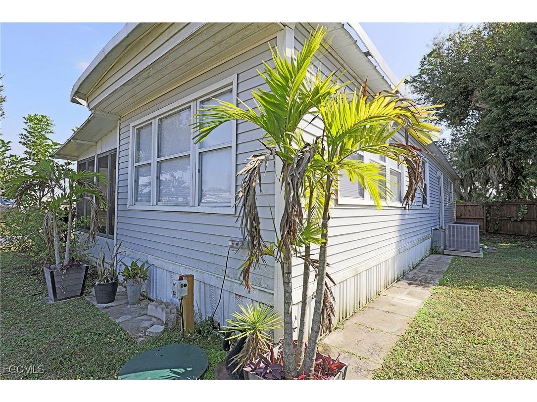 2012 S Olga Drive #38 Fort Myers FL 33905 2026004210 image3