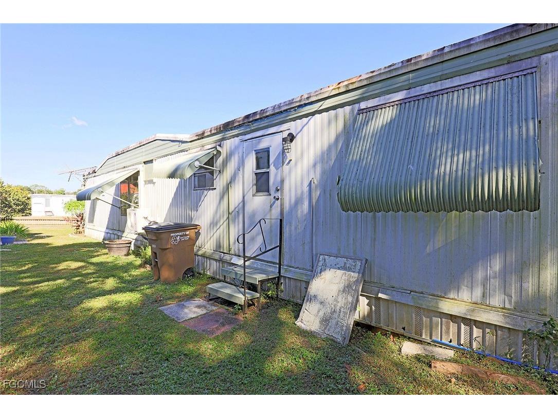 2012 S Olga Drive #40 Fort Myers FL 33905 2025024311 image27