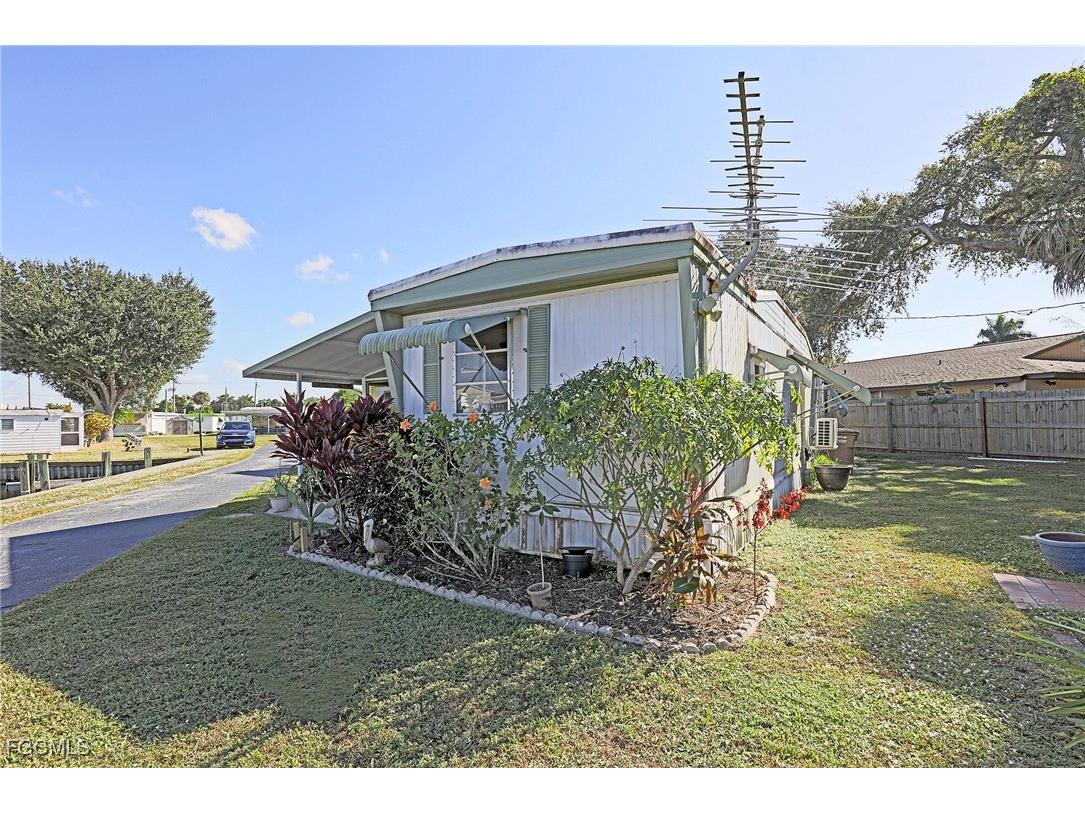 2012 S Olga Drive #40 Fort Myers FL 33905 2025024311 image5