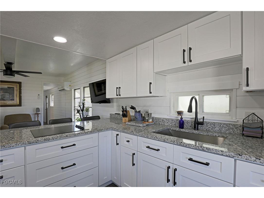 2012 S Olga Drive #40 Fort Myers FL 33905 2025024311 image7