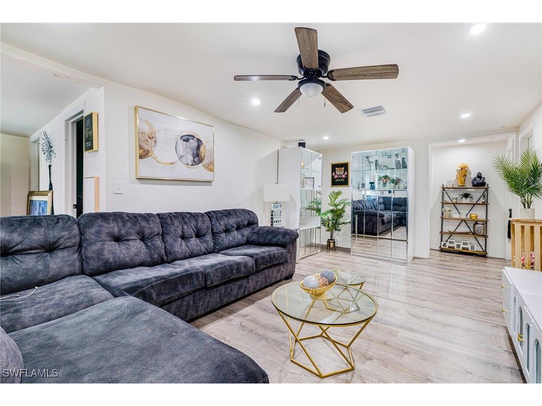 2012 Wright Street Fort Myers FL 33916 225081100 image1