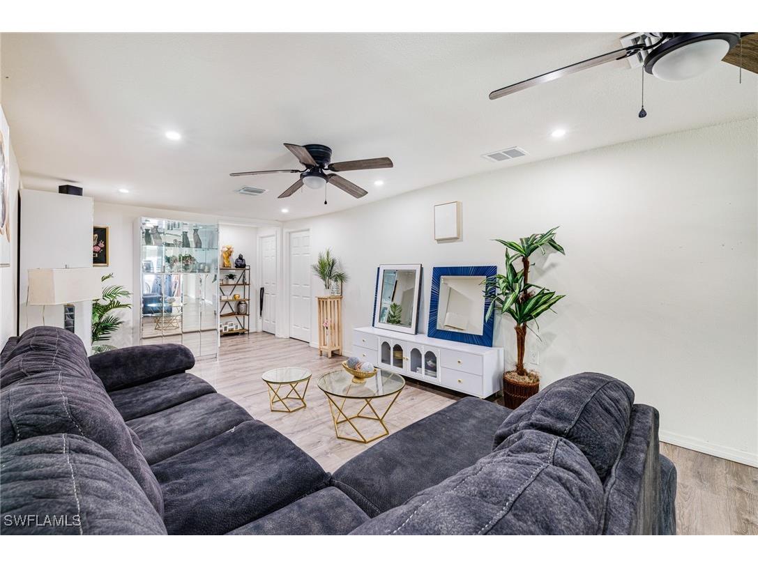 2012 Wright Street Fort Myers FL 33916 225081100 image2