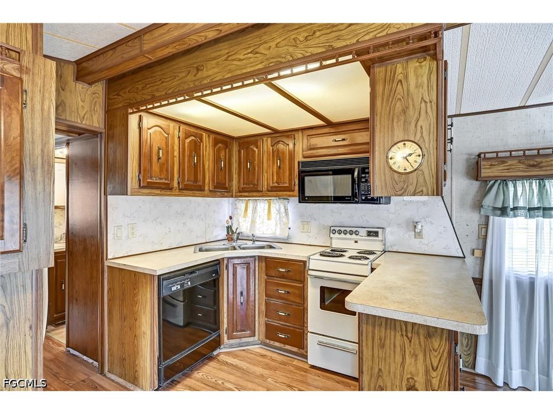 20124 Plum Tree Lane Estero FL 33928 2026013536 image12