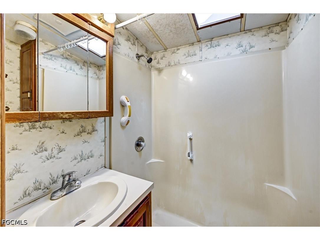 20124 Plum Tree Lane Estero FL 33928 2026013536 image18