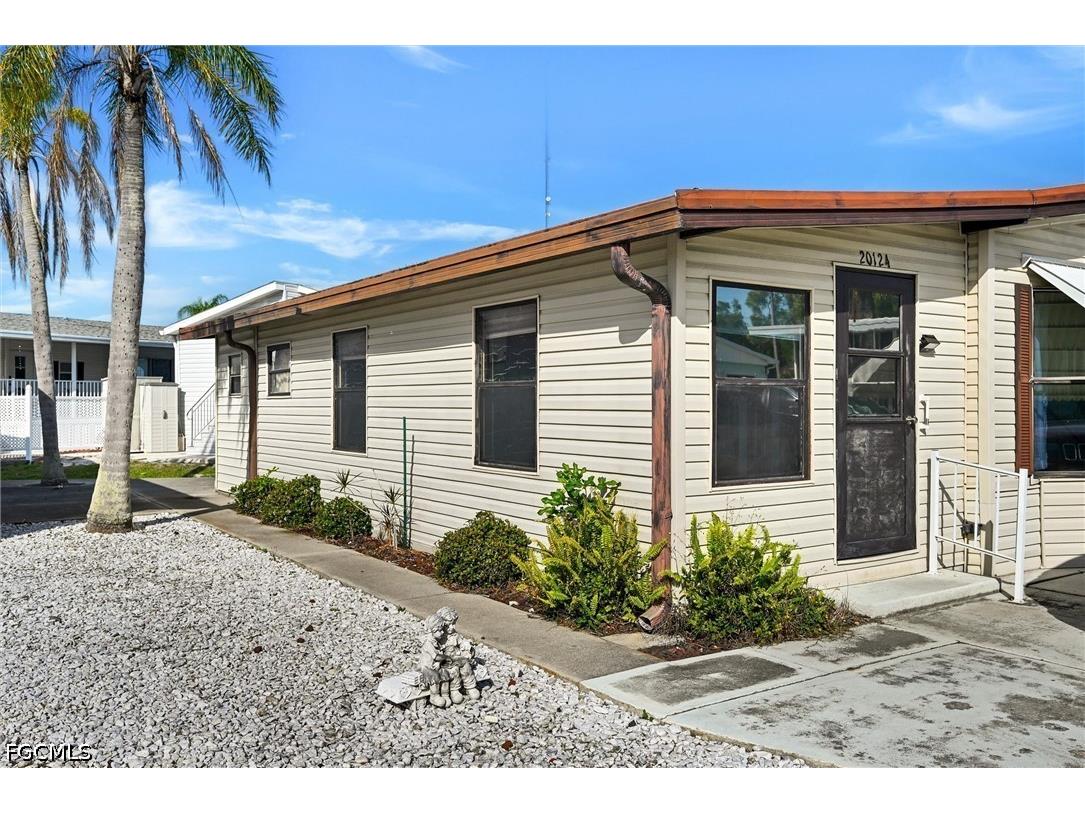 20124 Plum Tree Lane Estero FL 33928 2026013536 image4